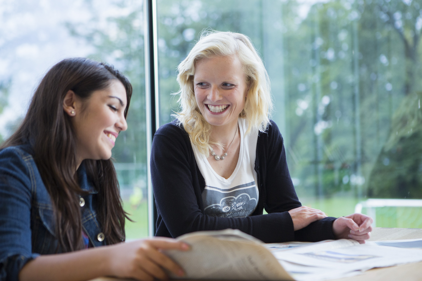 Rock your life gGmbH, zwei Frauen im Gespräch
